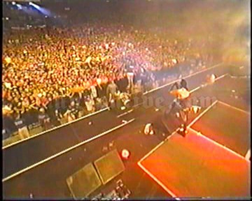 2001-05-26 Foxboro, MA - Gilette Stadium (WBNC River Rave) Screenshot 1