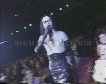 2001-01-08 Los Angeles, CA - Shrine Auditorium (American Music Awards) Screenshot 4