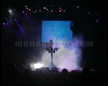 2001-07-21 Camden, NJ - Blockbuster-Sony E Center Screenshot 4