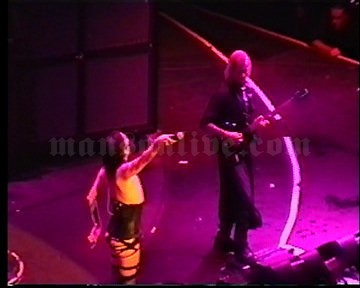 2001-06-08 Tinley Park, IL - New World Music Theatre Screenshot 3