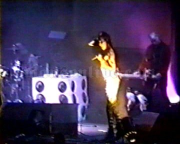 1994-10-10 San Diego, CA - Sports Arena Screenshot 3