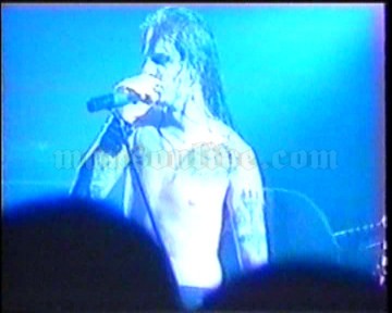 2001-05-12 Barcelona, Spain - Razzmatazz II Screenshot 2