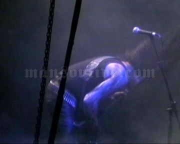 2000-08-18 Santiago, Chile - Estadio Victor Jara (Metal to the Metals Festival) Screenshot 2