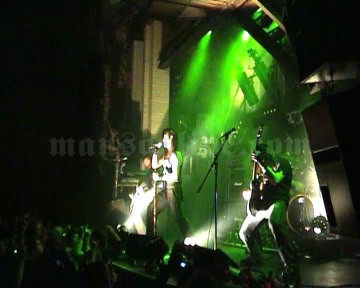 2004-12-18 Porto, Portugal - Hard Club Screenshot 2