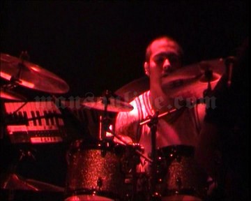 2003-05-08 Porto, Portugal - Hard Club Screenshot 3