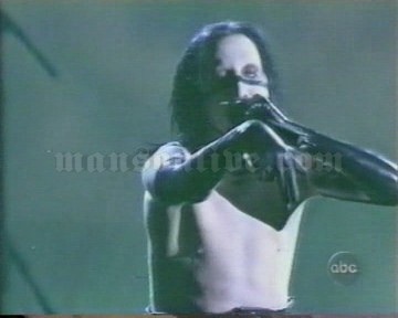 2001-01-08 Los Angeles, CA - Shrine Auditorium (American Music Awards) Screenshot 2
