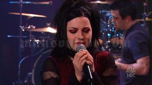 2003-03-06 Burbank, CA - NBC Studios (The Tonight Show with Jay Leno) Screenshot 1