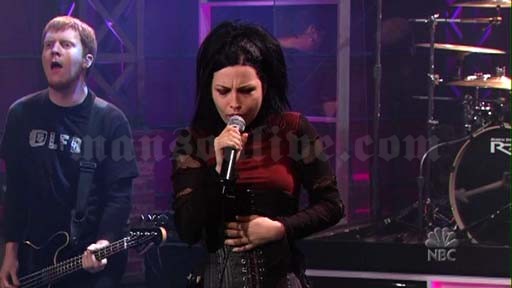 2003-03-06 Burbank, CA - NBC Studios (The Tonight Show with Jay Leno) Screenshot 3