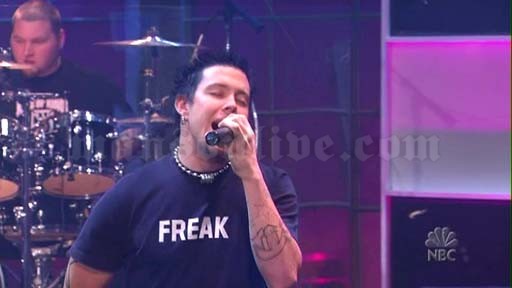 2003-03-06 Burbank, CA - NBC Studios (The Tonight Show with Jay Leno) Screenshot 4