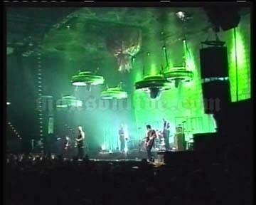2001-05-16 Hamburg, Germany - Sporthalle Screenshot 2
