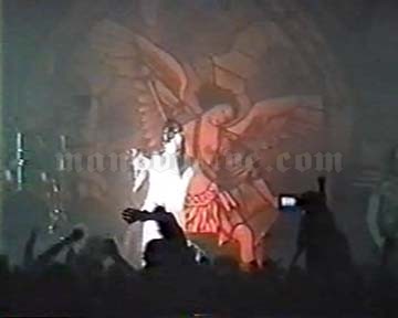 1996-10-22 Toronto, Canada - Wharehouse Screenshot 1