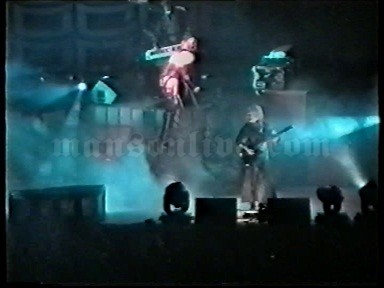 2001-02-03 Milano, Italy - Fila Forum Screenshot 3