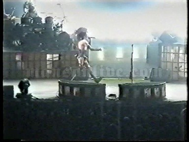 2001-02-03 Milano, Italy - Fila Forum Screenshot 5