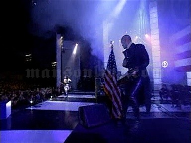 1997-09-04 New York City, NY - Radio City Music Hall (MTV Video Music Awards) Screenshot 9