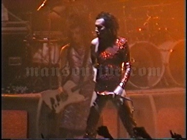 1998-11-23 New York City, NY - Hammerstein Ballroom Screenshot 12