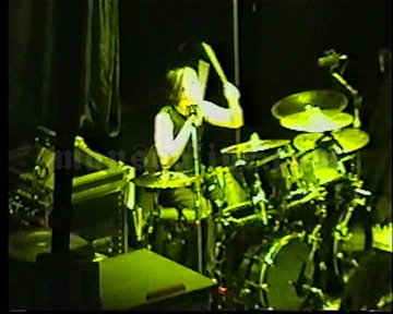 2001-06-08 Tinley Park, IL - New World Music Theatre Screenshot 2