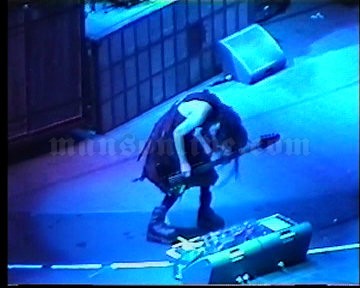 2001-06-08 Tinley Park, IL - New World Music Theatre Screenshot 5