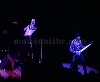 1995-03-25 Los Angeles, CA - Universal Amphitheater Screenshot 3