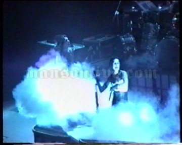 2001-02-19 Stockholm, Sweden - Ice Stadium Screenshot 4