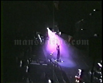 1999-03-13 Anaheim, CA - Arrowhead Pond Screenshot 1