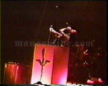 2000-11-19 Rochester, NY - Blue Cross Arena Screenshot 5