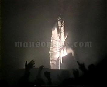 1997-01-22 San Francisco, CA - The Warfield Screenshot 1