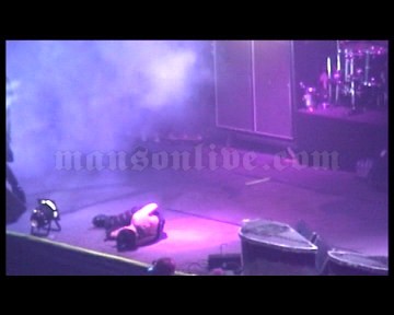 2003-12-19 Stockholm, Sweden - Hovet Screenshot 2