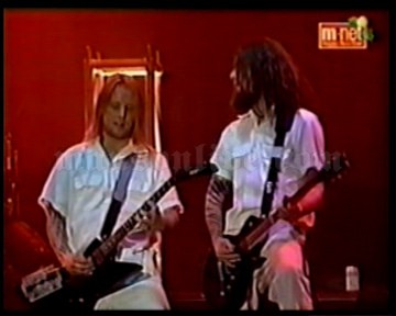 2002-12-14 Seoul, South Korea - Triport Hall Screenshot 4