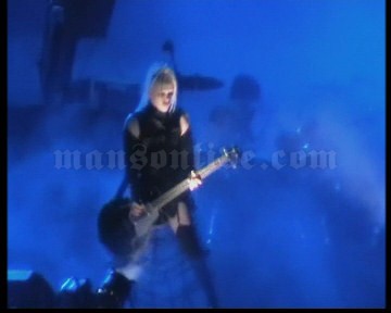 2005-06-10 Nickelsdorf, Austria - Pannonia Fields (Nova Rock Festival) Screenshot 2