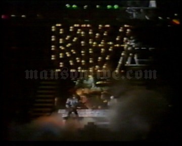 1977-04-02 Tokyo, Japan - Nippon Budokan Hall Screenshot 1