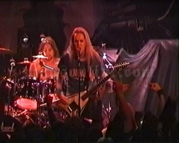 2003-11-16 Pittsburgh, PA - Club Laga Screenshot 2