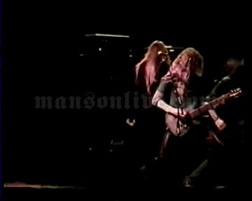 2003-11-08 Detroit, MI - Harpo's Screenshot 2