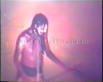 1995-10-27 Toronto, Canada - Opera House Screenshot 3