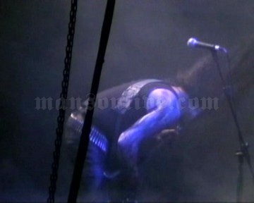 2000-08-18 Santiago, Chile - Estadio Victor Jara (Metal to the Metals Festival) Screenshot 2