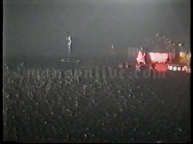 2001-02-03 Milano, Italy - Fila Forum Screenshot 6