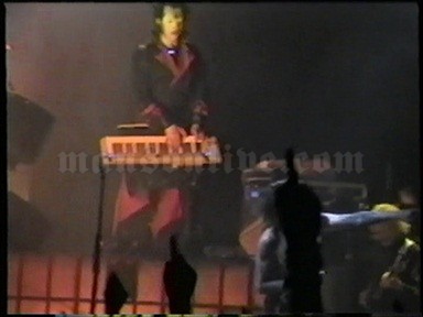 2001-01-24 London, UK - Docklands Arena Screenshot 6