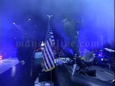 1997-09-04 New York City, NY - Radio City Music Hall (MTV Video Music Awards) Screenshot 4