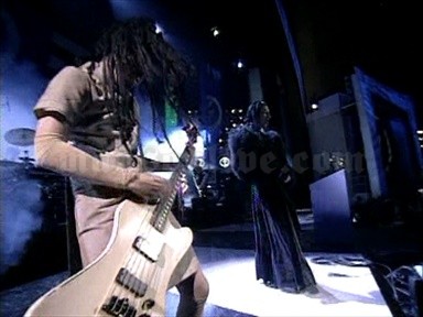 1997-09-04 New York City, NY - Radio City Music Hall (MTV Video Music Awards) Screenshot 6