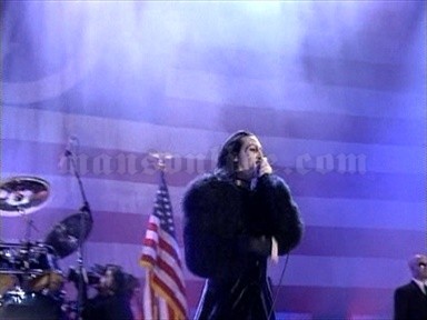 1997-09-04 New York City, NY - Radio City Music Hall (MTV Video Music Awards) Screenshot 7