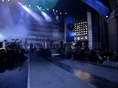1997-09-04 New York City, NY - Radio City Music Hall (MTV Video Music Awards) Screenshot 10