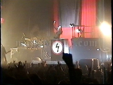 1997-05-11 Camden, NJ - Blockbuster Sony Center Screenshot 9