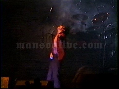 1997-05-11 Camden, NJ - Blockbuster Sony Center Screenshot 11