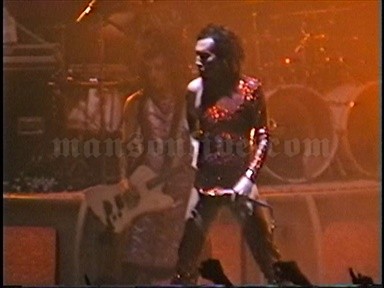 1998-11-23 New York City, NY - Hammerstein Ballroom Screenshot 4
