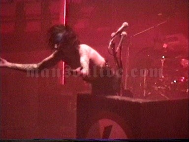 1999-04-20 Chicago, IL - Rosemont Horizon Screenshot 9